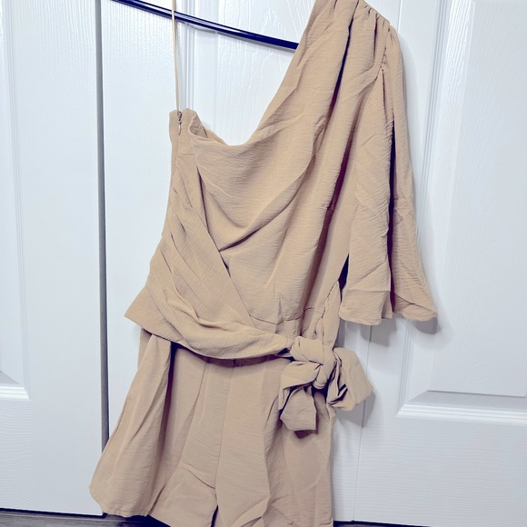 FASHIONNOVA taupe one shoulder romper - Picture 3 of 5
